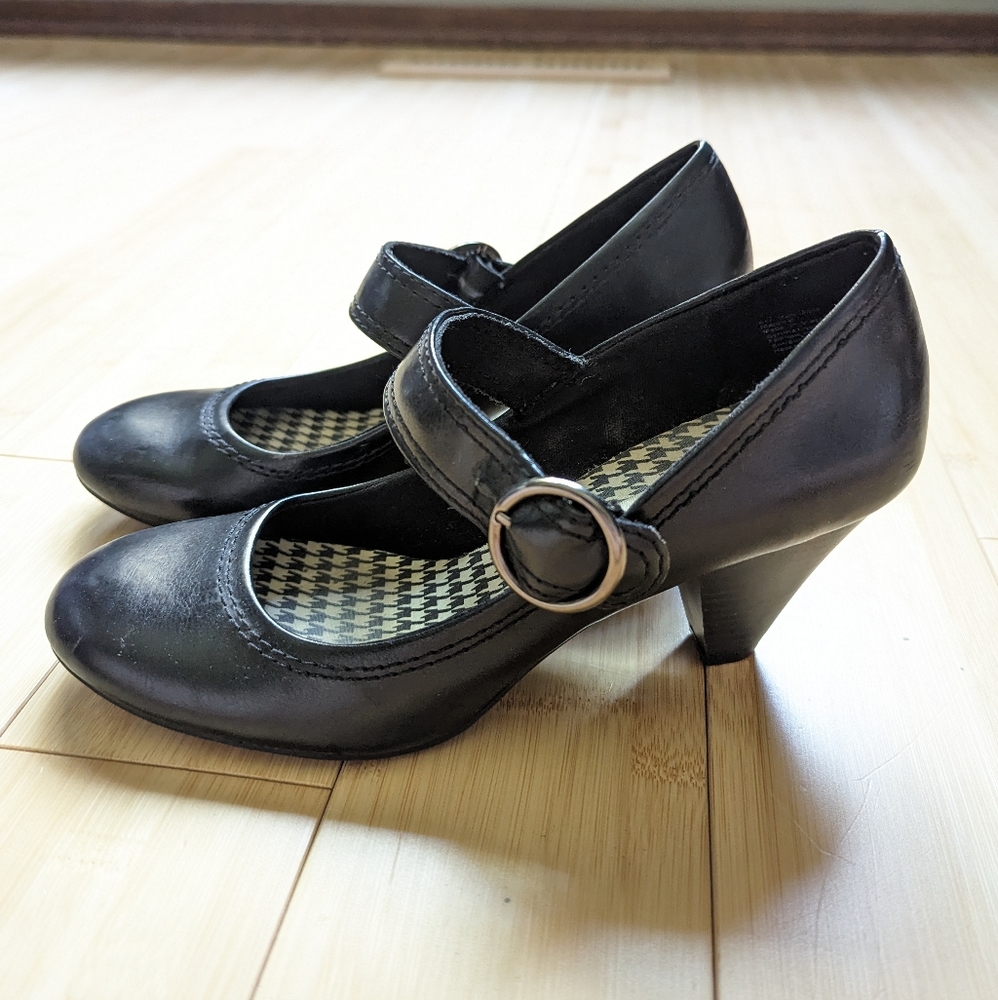 Black Mary Jane Heels